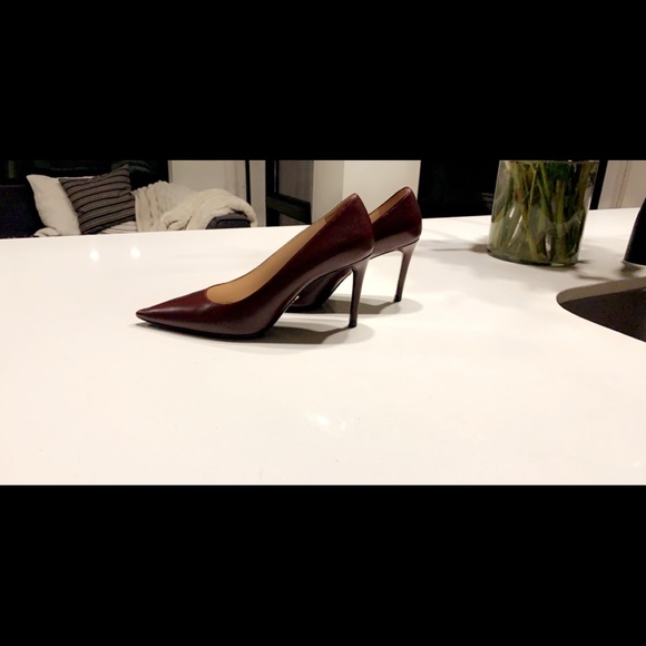 Prada Burgundy Pump. Good Condition. Size 38. - Picture 2 of 5